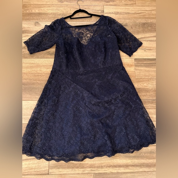 NWT Davids bridal lace elbow sleeve dress in marine. Size 18 - Picture 2 of 3
